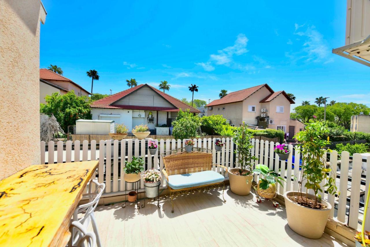רז אירוח ברמה Villa Qaşrīn Buitenkant foto