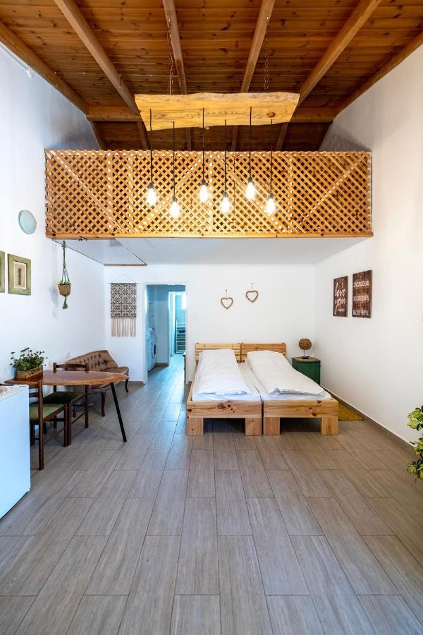 רז אירוח ברמה Villa Qaşrīn Buitenkant foto